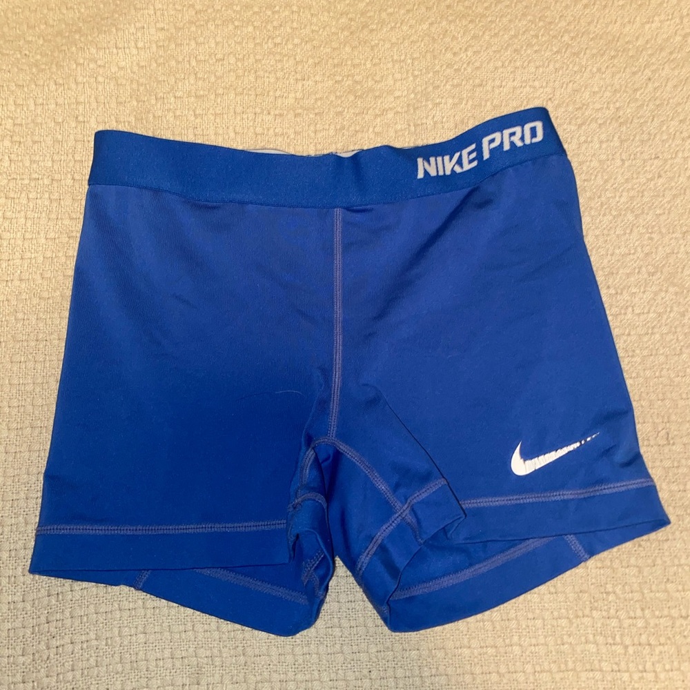 Nike pros shorts